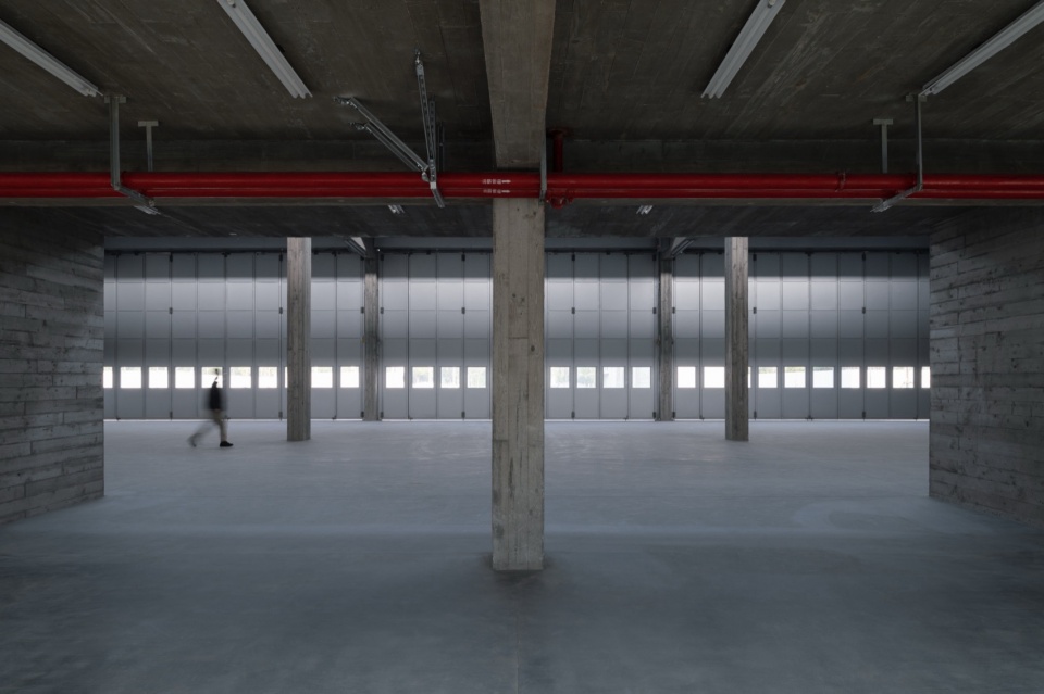 Kunshan Yuanfeng Road Fire Station by genarchitects