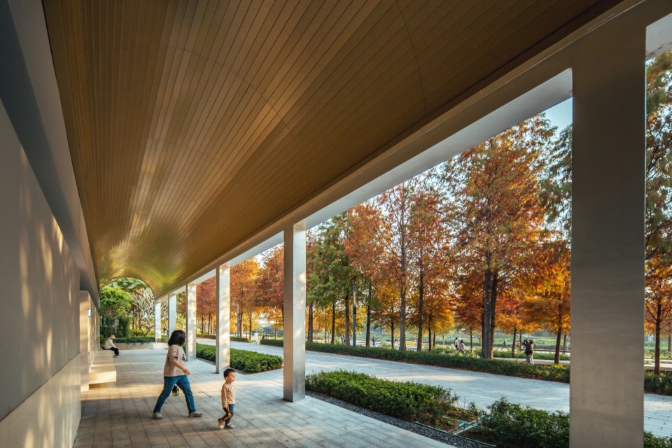 Shenzhen Qianhai Guiwan Park Service Station by hang cheng studio