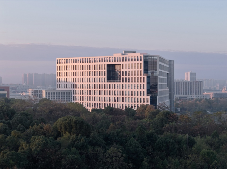 Xingsha Industrial Base Free Trade Headquarters Building by Leeko Architects