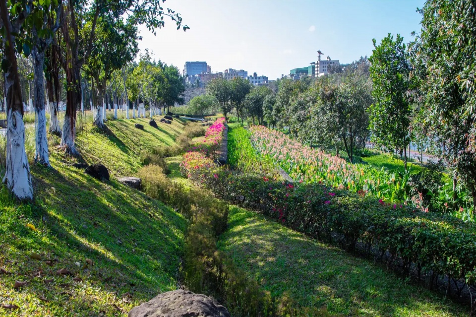 2025 asla urban design award of honor meishe river greenway and fengxiang park turenscape
