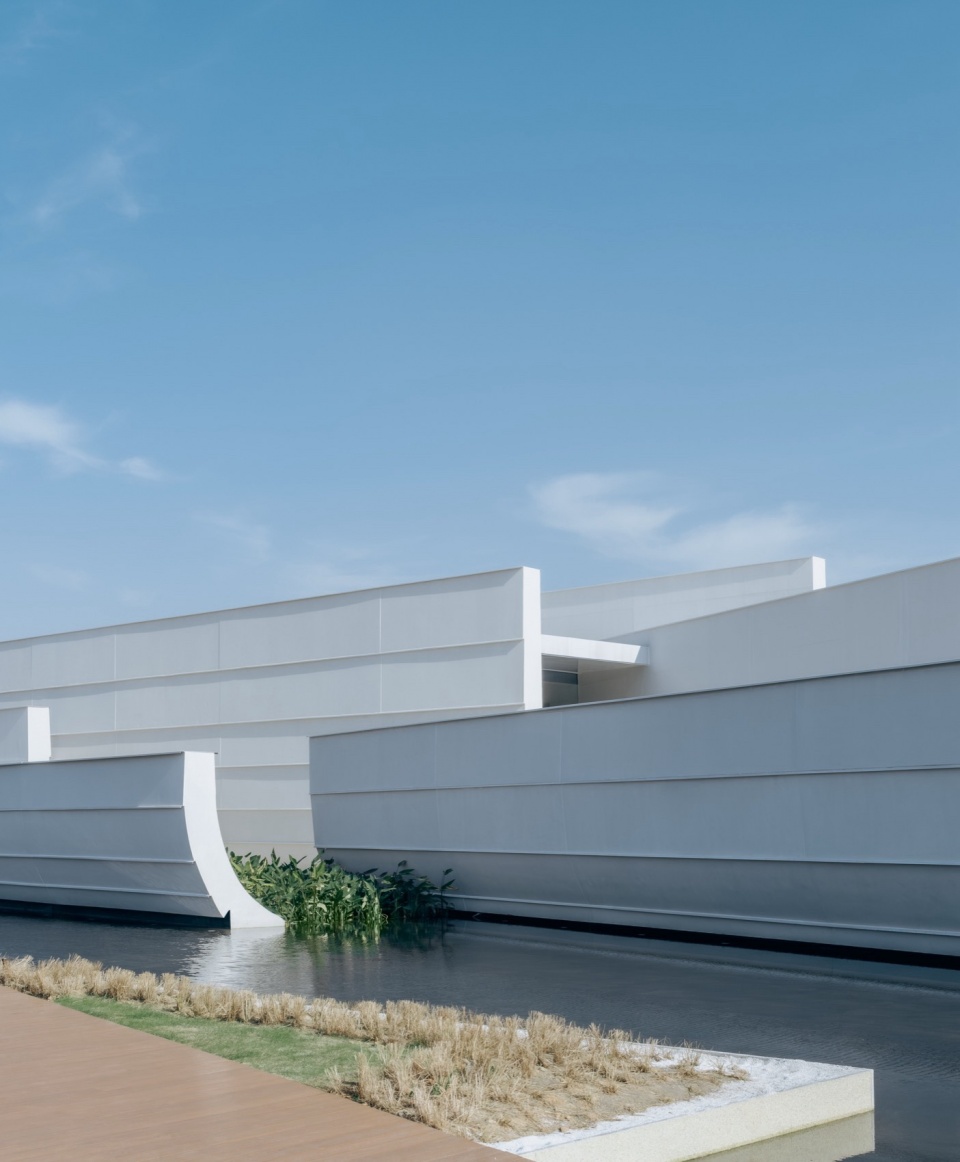 Chenhu Wetland Art Center by Trace Architecture Office
