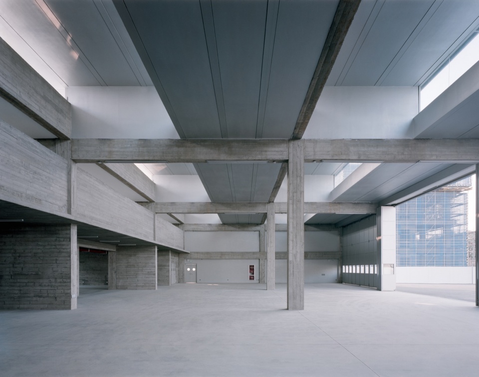 Kunshan Yuanfeng Road Fire Station by genarchitects