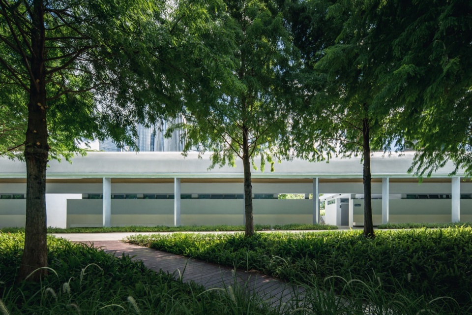 Shenzhen Qianhai Guiwan Park Service Station by hang cheng studio