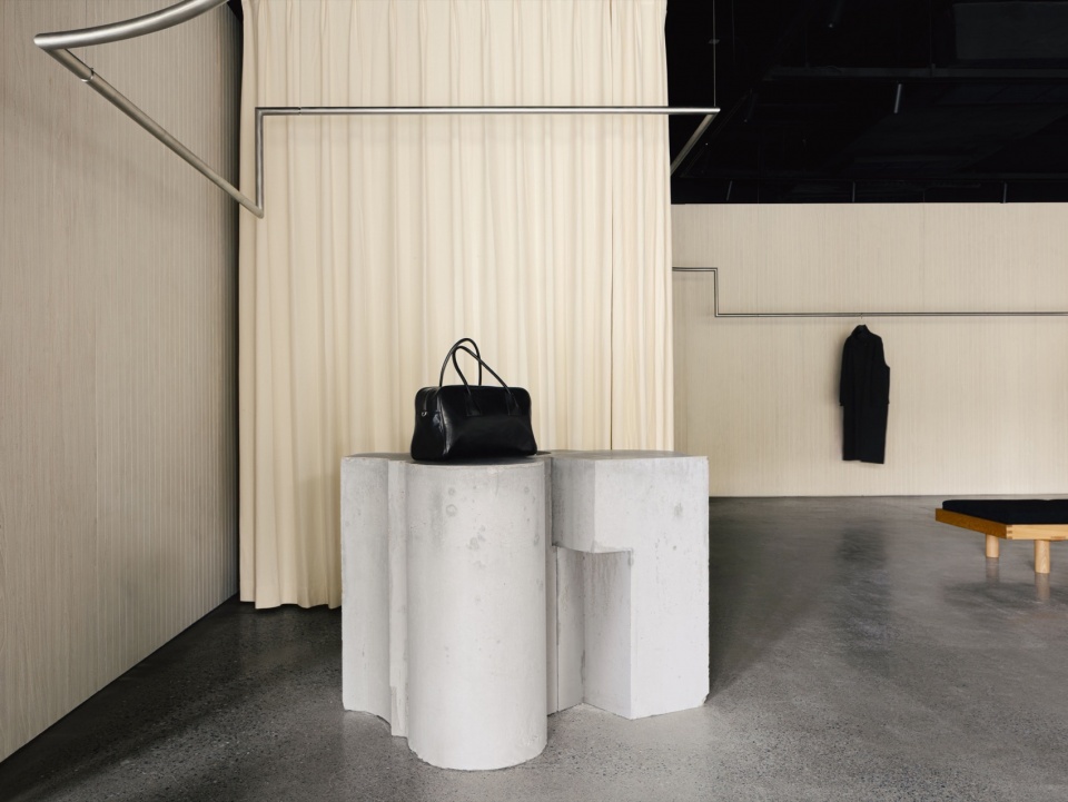 YEARLY PLAN Shanghai Showroom by SHISUO Design