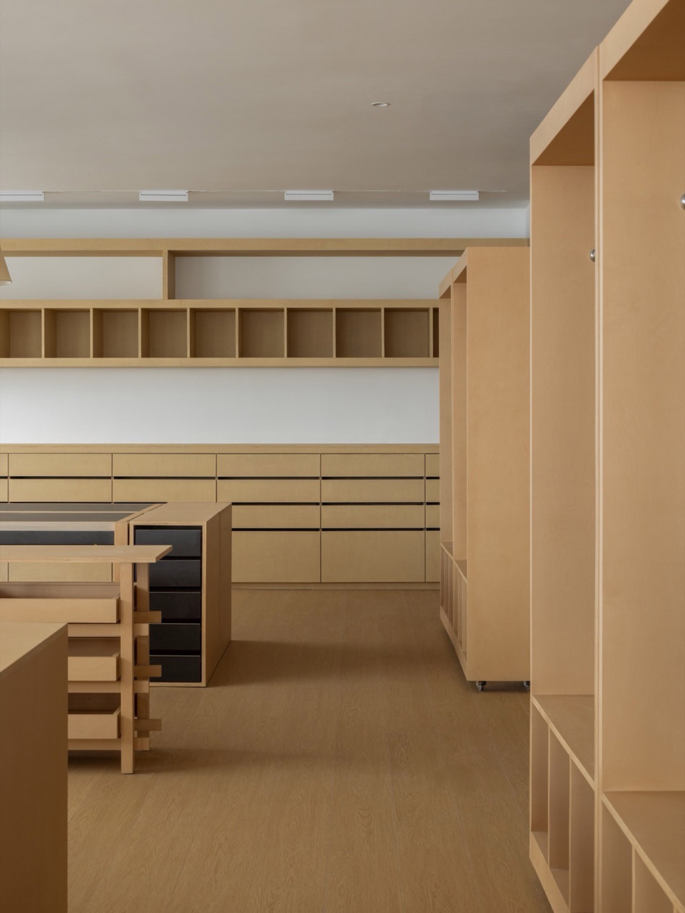 Heyi office by DEPARTURE DESIGN STUDIO