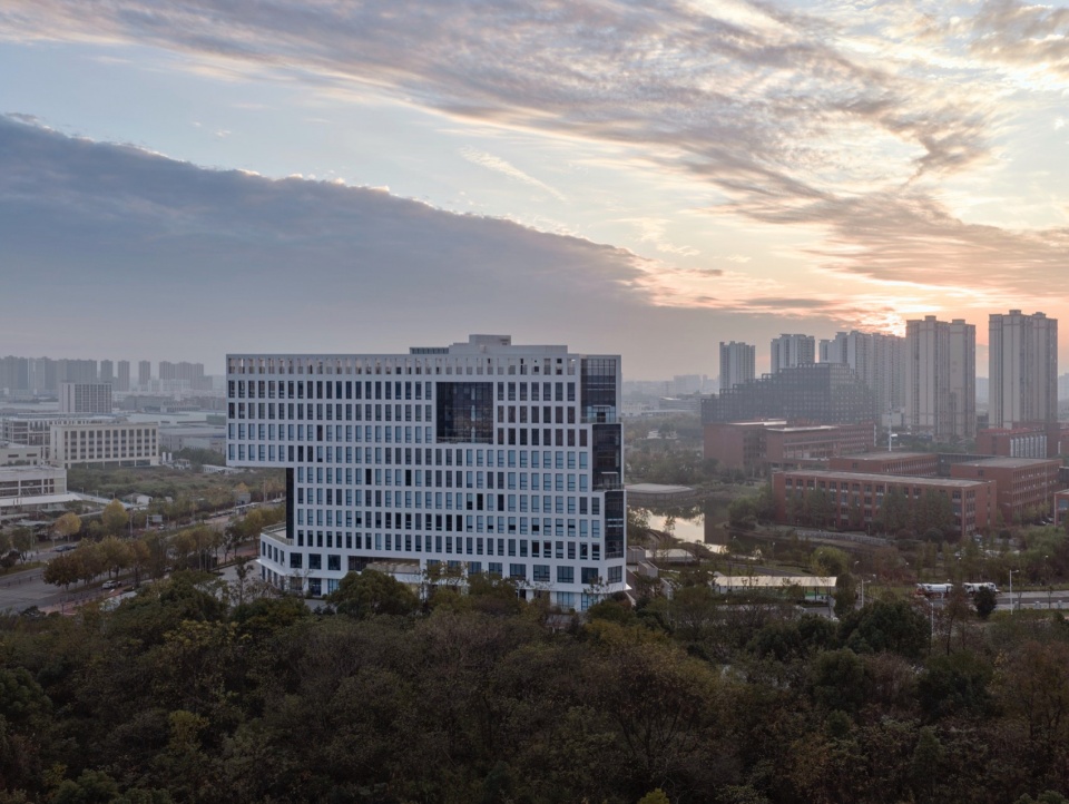 Xingsha Industrial Base Free Trade Headquarters Building by Leeko Architects
