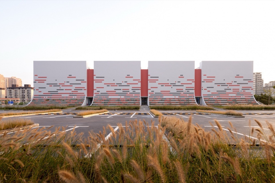 Li Xuerui Public Fitness Center by Welive Architects