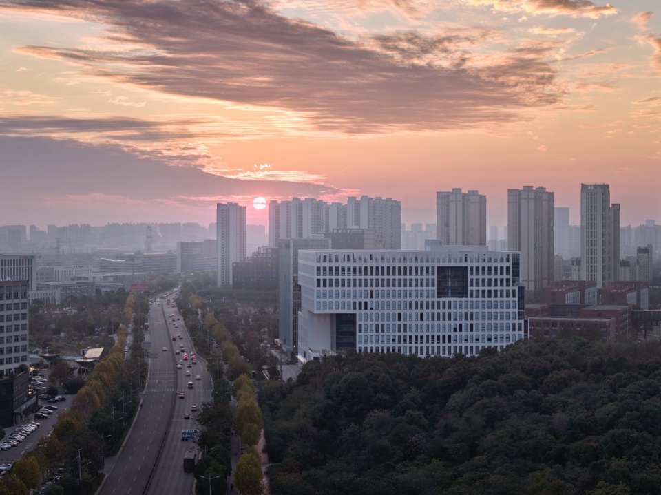 Xingsha Industrial Base Free Trade Headquarters Building by Leeko Architects