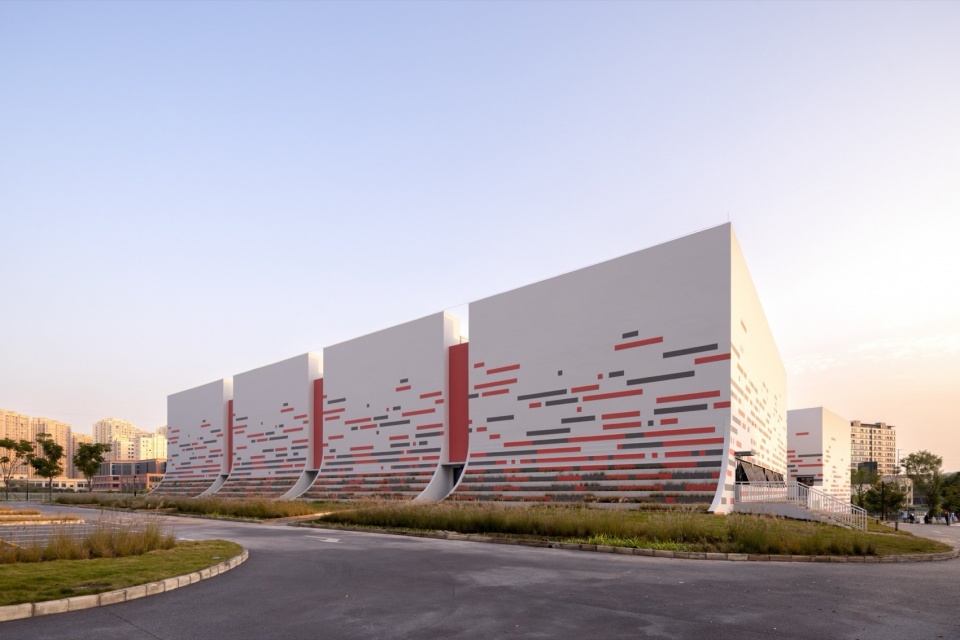 Li Xuerui Public Fitness Center by Welive Architects
