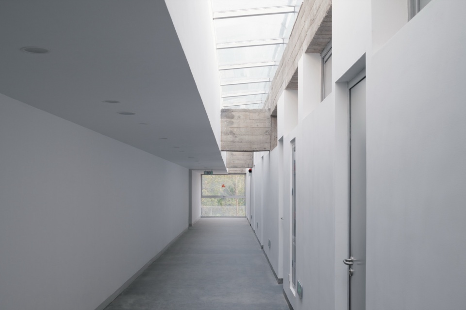 Kunshan Yuanfeng Road Fire Station by genarchitects