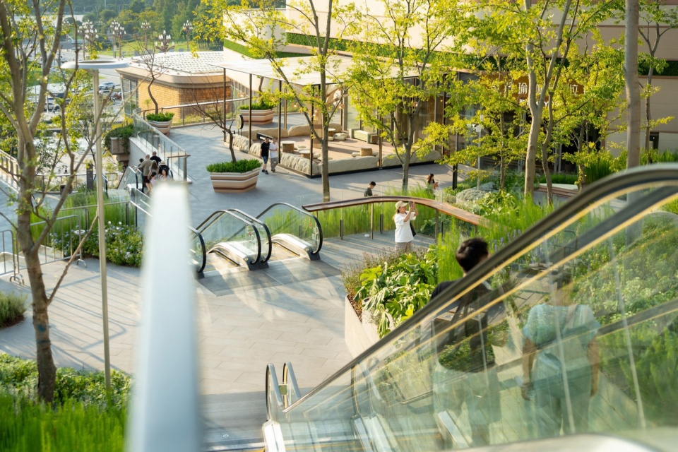The Ring Garden City Commercial Complex Chongqing by WTD