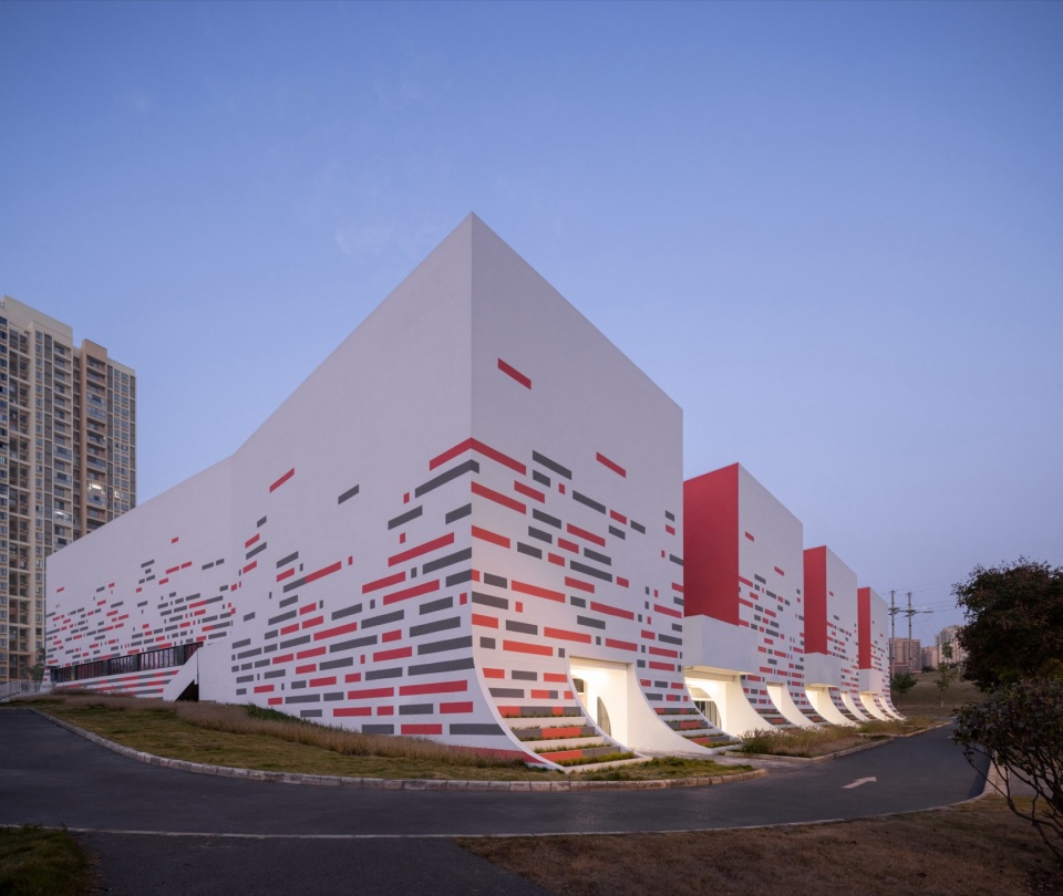 Li Xuerui Public Fitness Center by Welive Architects