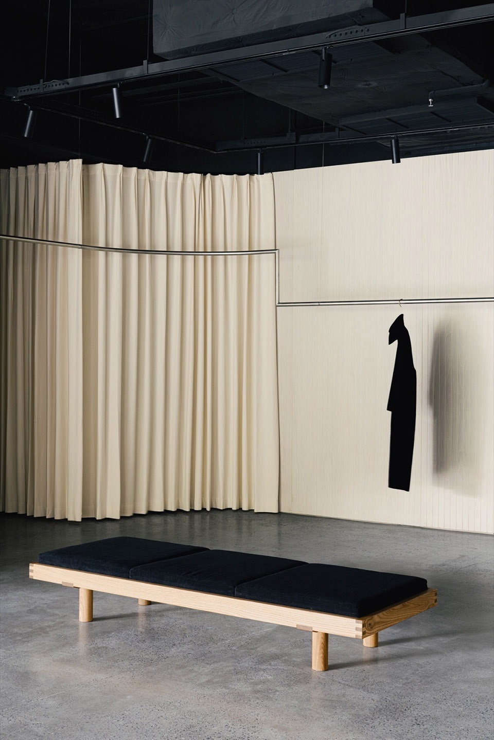 YEARLY PLAN Shanghai Showroom by SHISUO Design