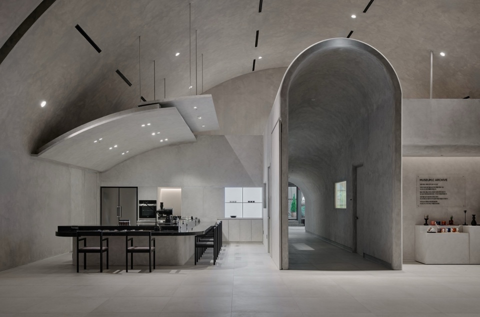 AK PLAZA MUSEUM C by Indiesalon