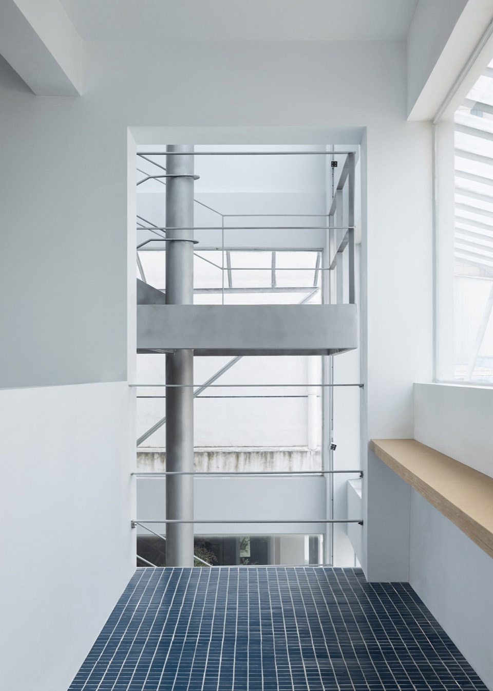 Heyi office by DEPARTURE DESIGN STUDIO