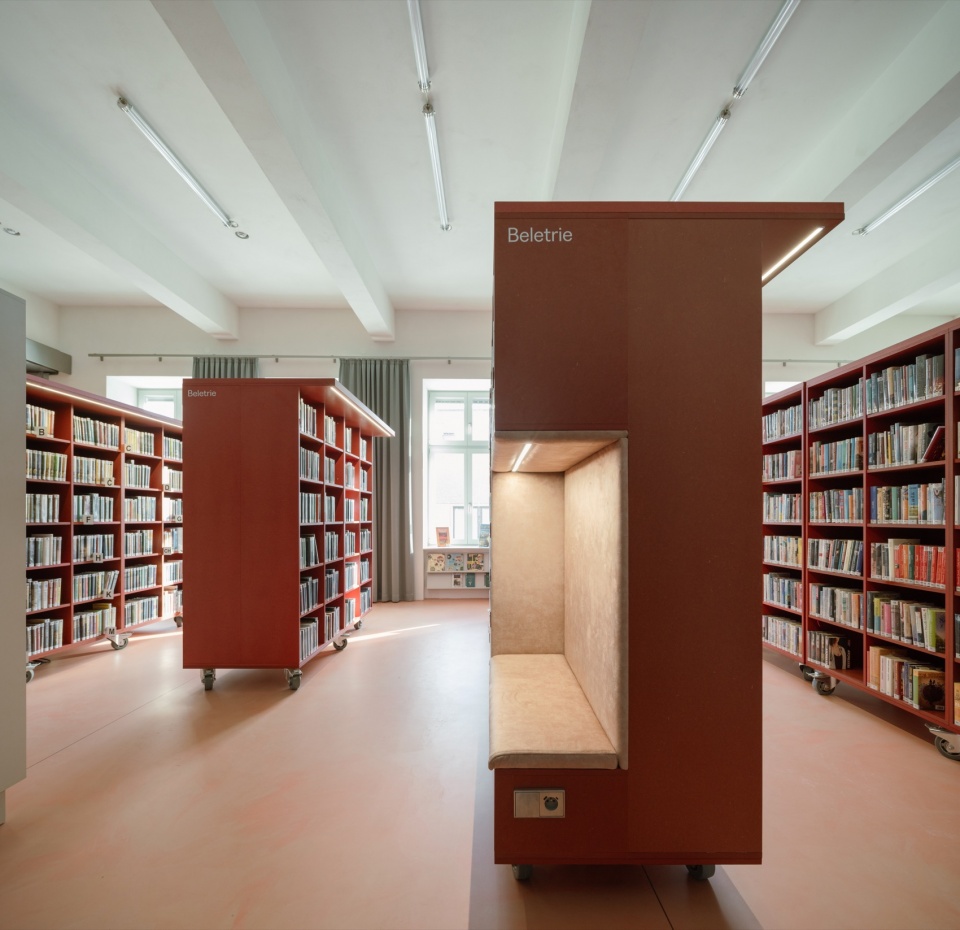 library in cerveny kostelec by papundekl architekti