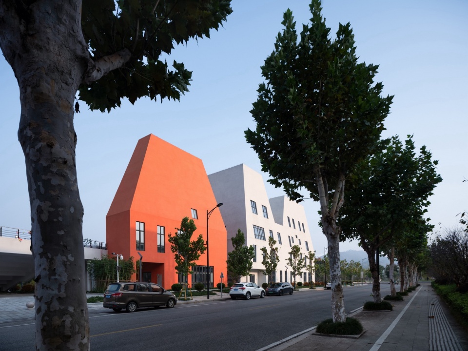Huzhou Daixi Culture Sports and Commercial Complex by Minax Architecture