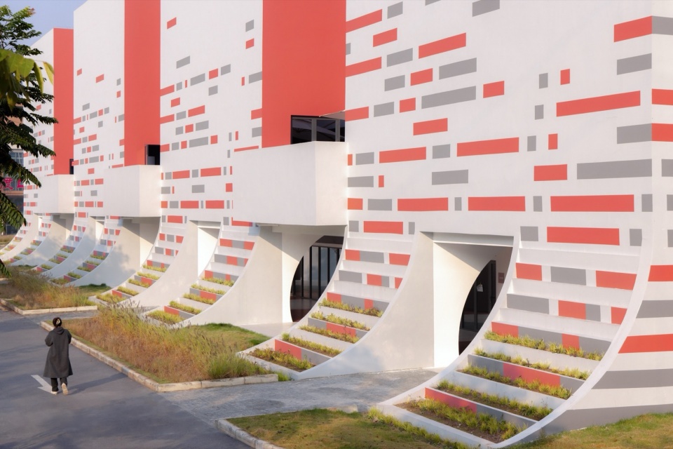 Li Xuerui Public Fitness Center by Welive Architects