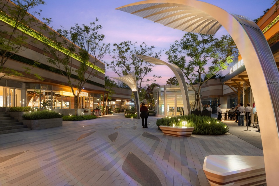The Ring Garden City Commercial Complex Chongqing by WTD