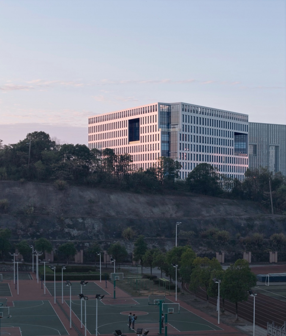 Xingsha Industrial Base Free Trade Headquarters Building by Leeko Architects