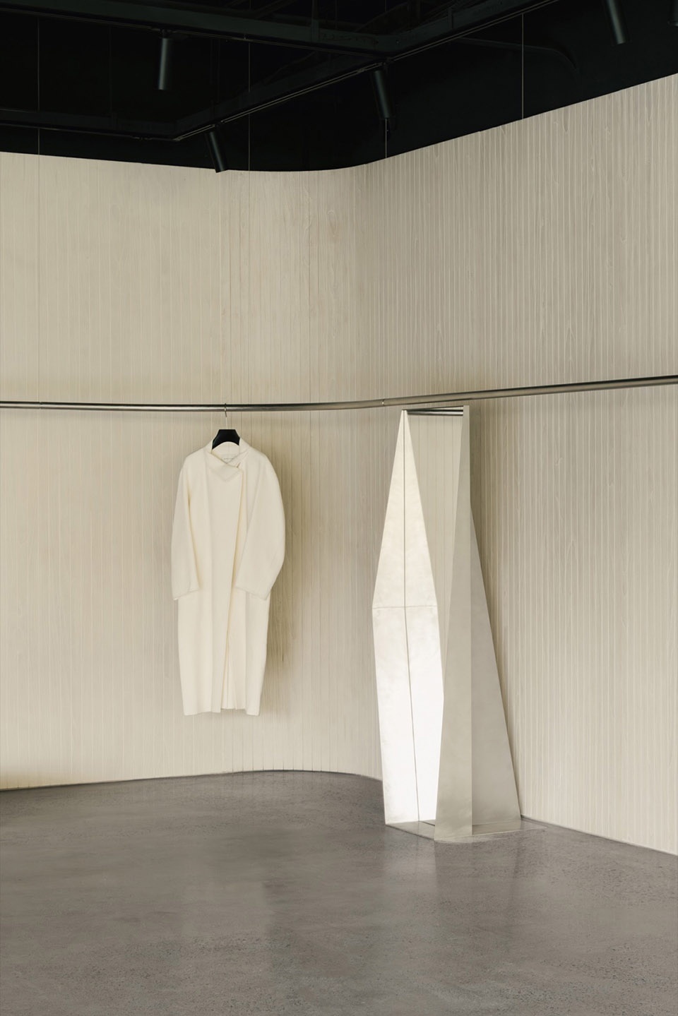 YEARLY PLAN Shanghai Showroom by SHISUO Design
