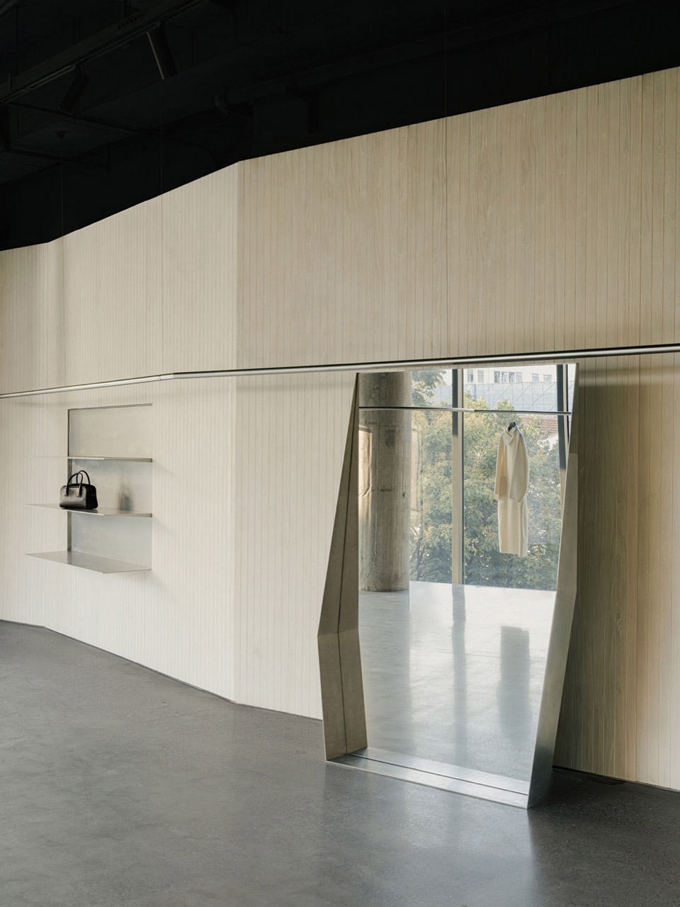 YEARLY PLAN Shanghai Showroom by SHISUO Design