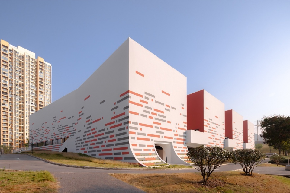 Li Xuerui Public Fitness Center by Welive Architects