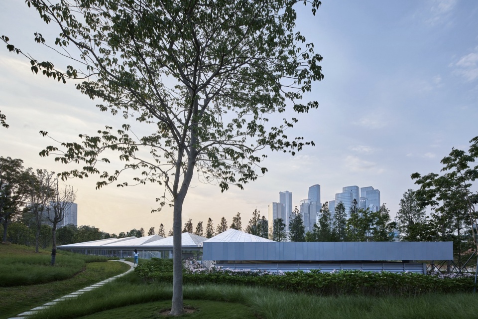 Shenzhen Qianhai Guiwan Park Service Station by hang cheng studio