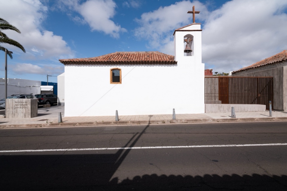 Church of Saint Michael the Archangel Geneto by Alejandro Beautell