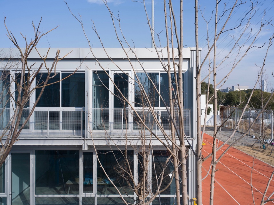 Kunshan Yuanfeng Road Fire Station by genarchitects