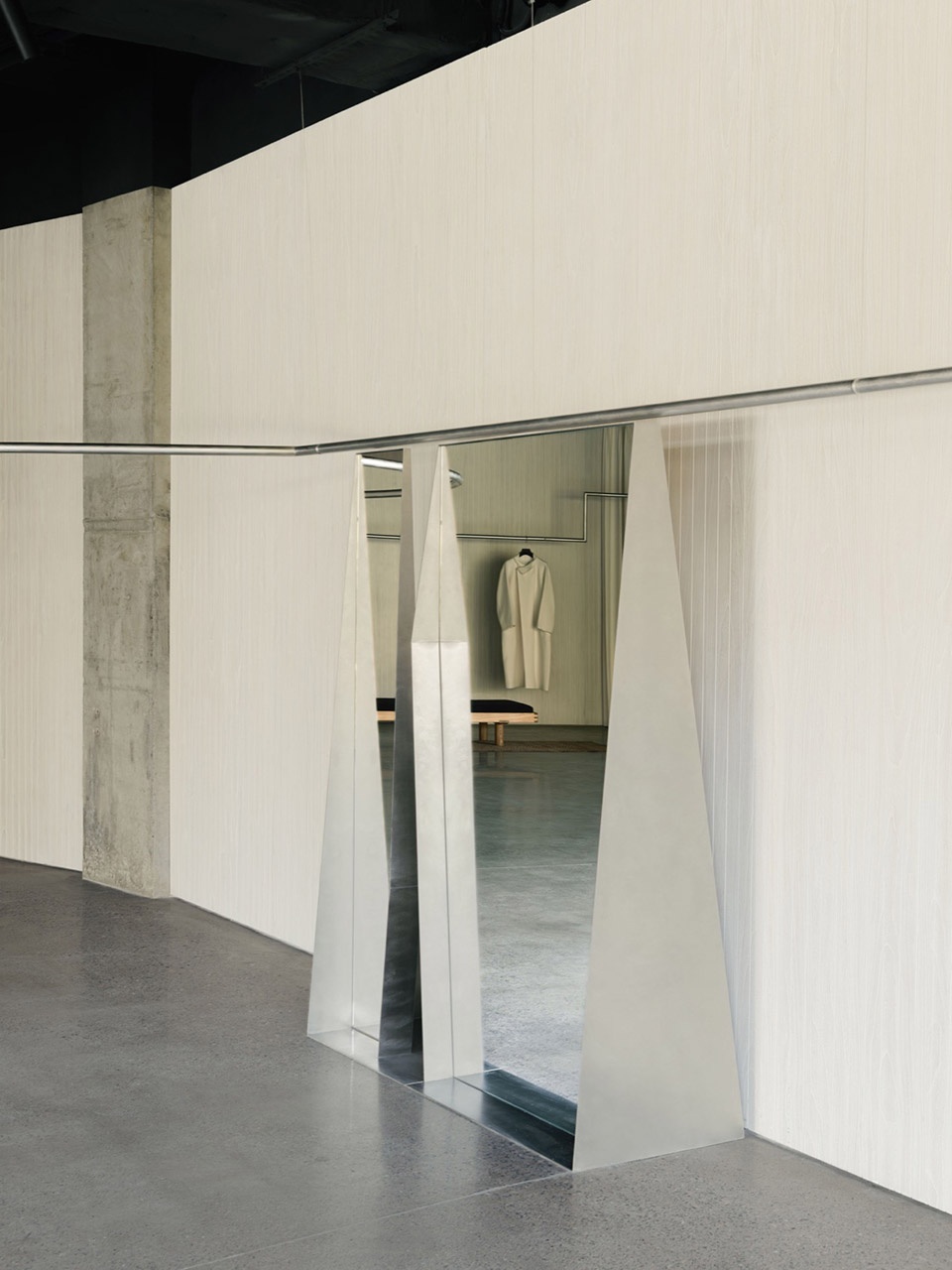 YEARLY PLAN Shanghai Showroom by SHISUO Design