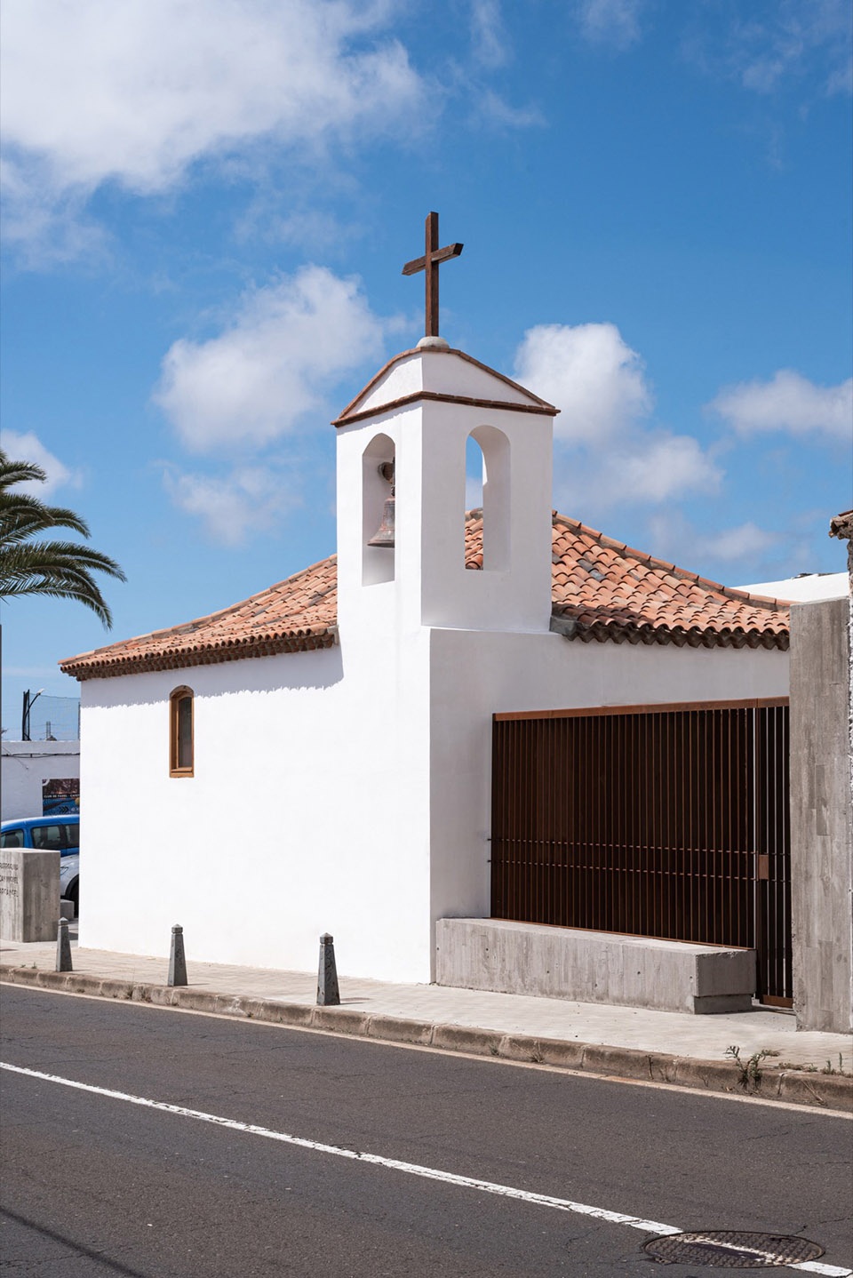 Church of Saint Michael the Archangel Geneto by Alejandro Beautell