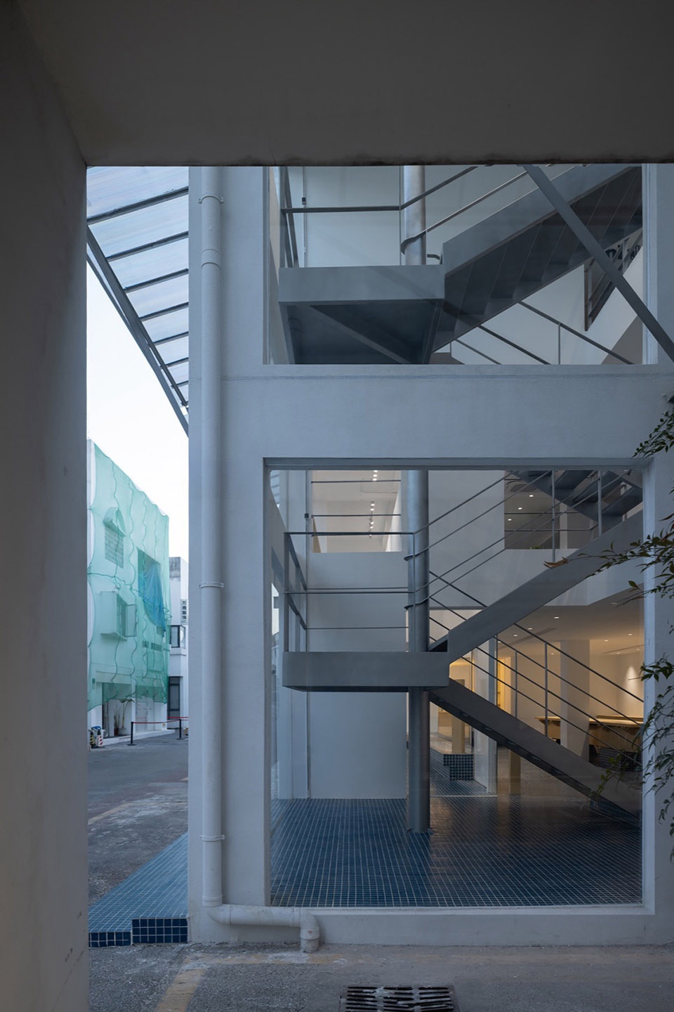 Heyi office by DEPARTURE DESIGN STUDIO