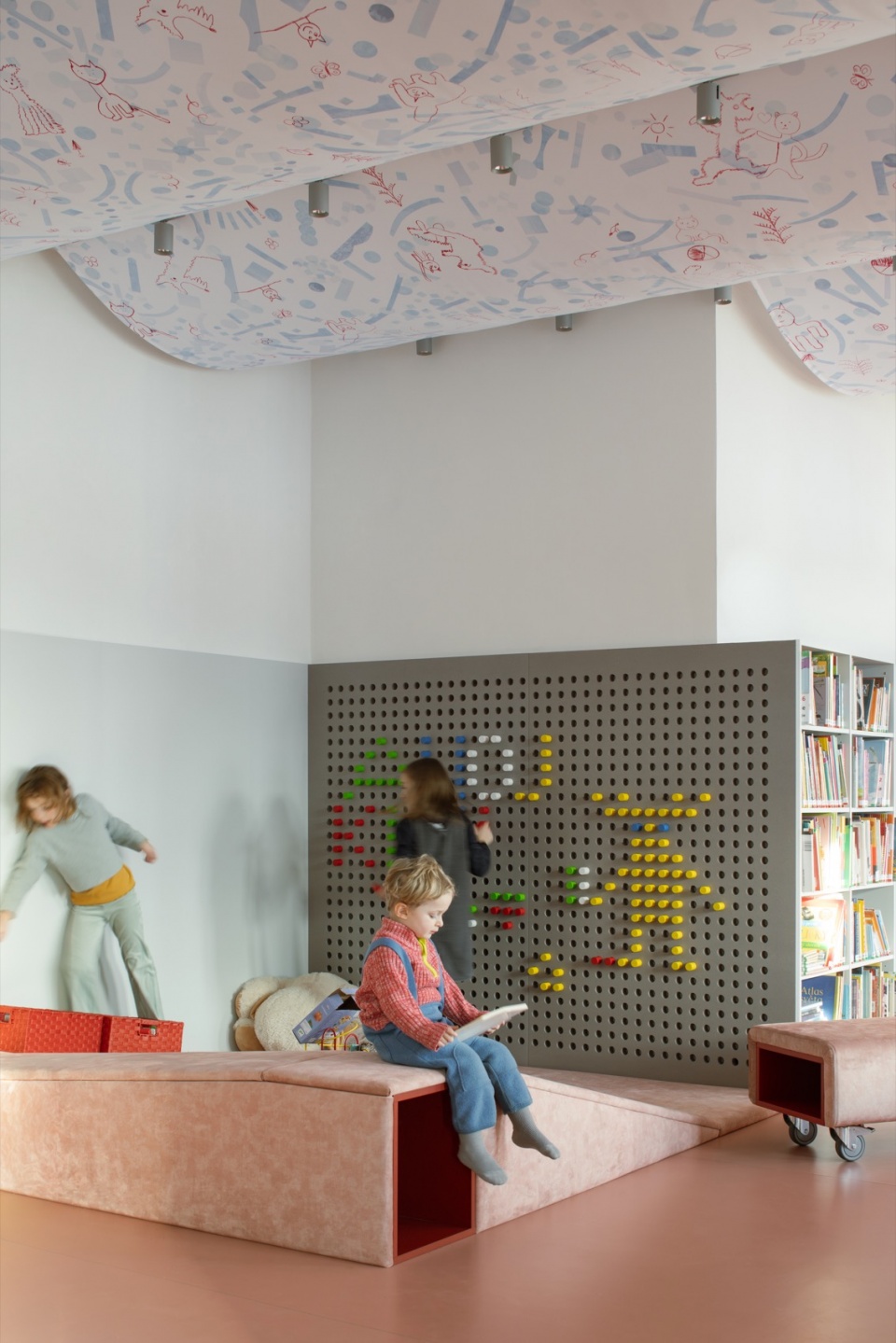 library in cerveny kostelec by papundekl architekti