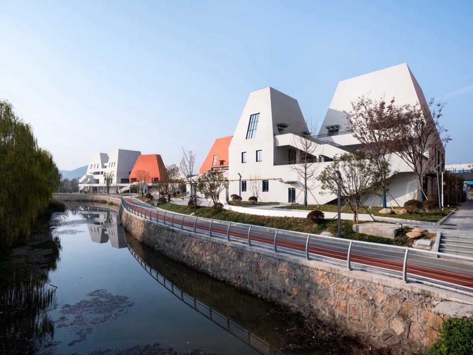 Huzhou Daixi Culture Sports and Commercial Complex by Minax Architecture