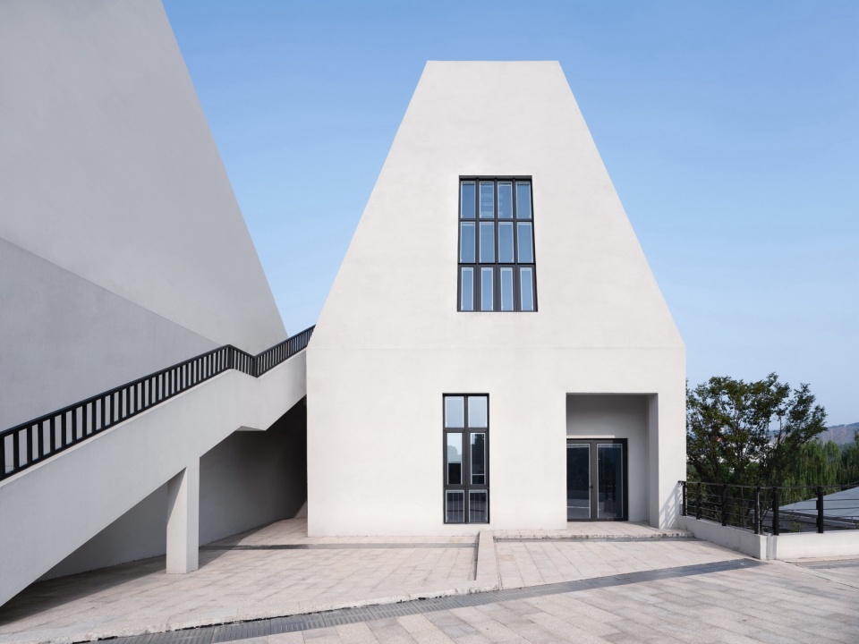 Huzhou Daixi Culture Sports and Commercial Complex by Minax Architecture