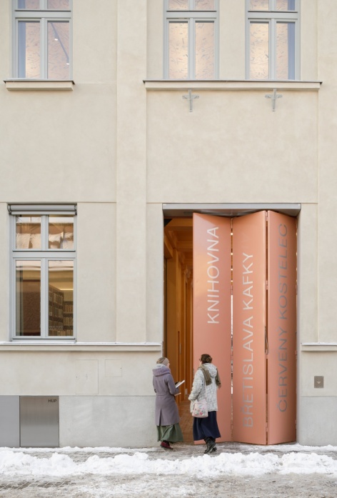 library in cerveny kostelec by papundekl architekti