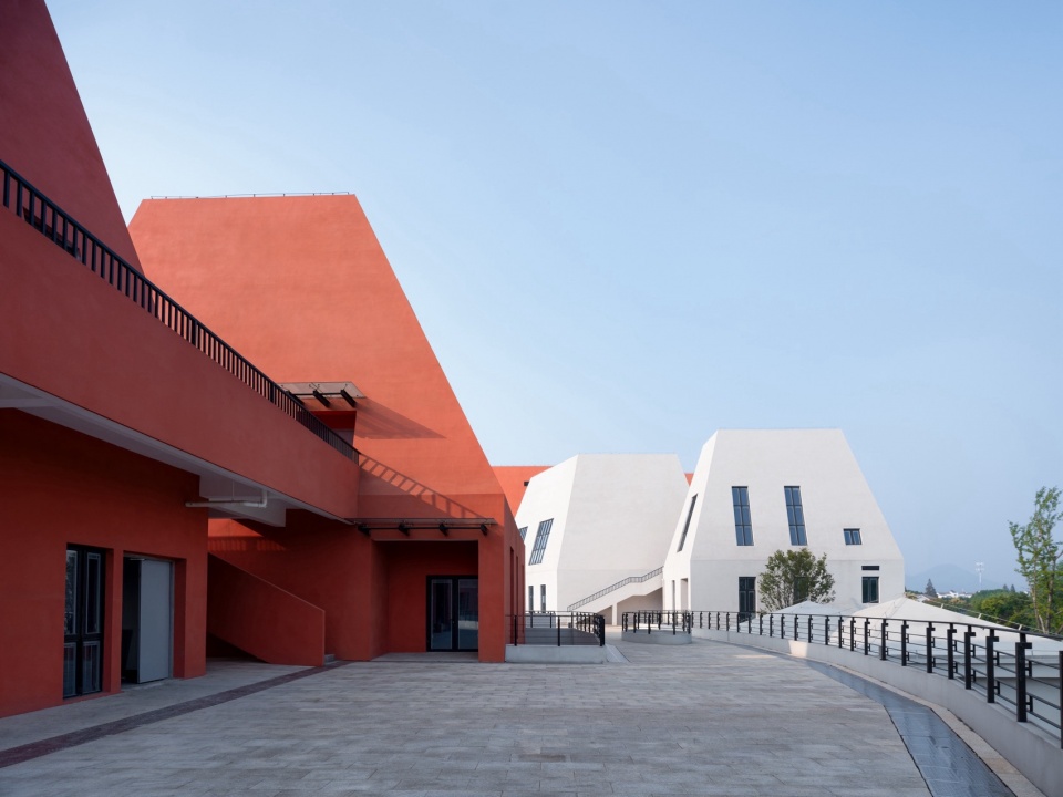 Huzhou Daixi Culture Sports and Commercial Complex by Minax Architecture