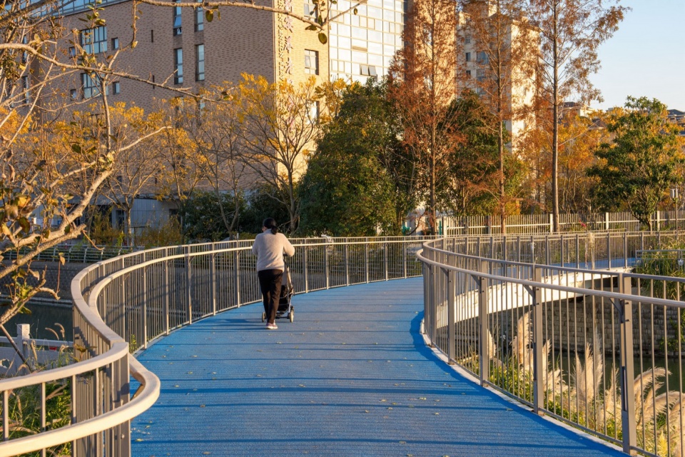 Landscape Enhancement Along Linghu Avenue in Wuxi by MYP INC