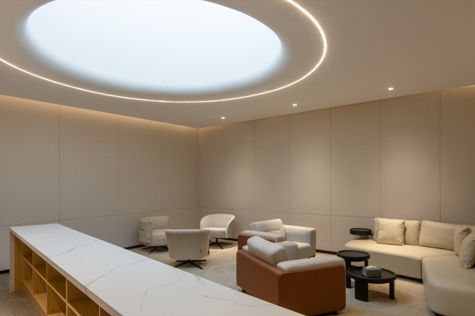 Li Xuerui Public Fitness Center by Welive Architects