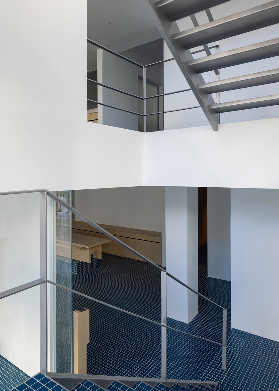 Heyi office by DEPARTURE DESIGN STUDIO qhc
