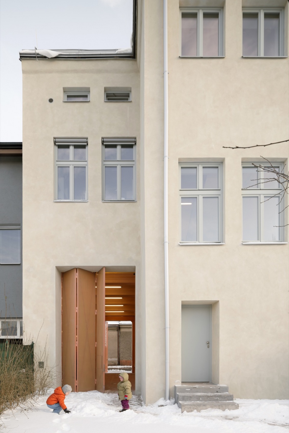 library in cerveny kostelec by papundekl architekti