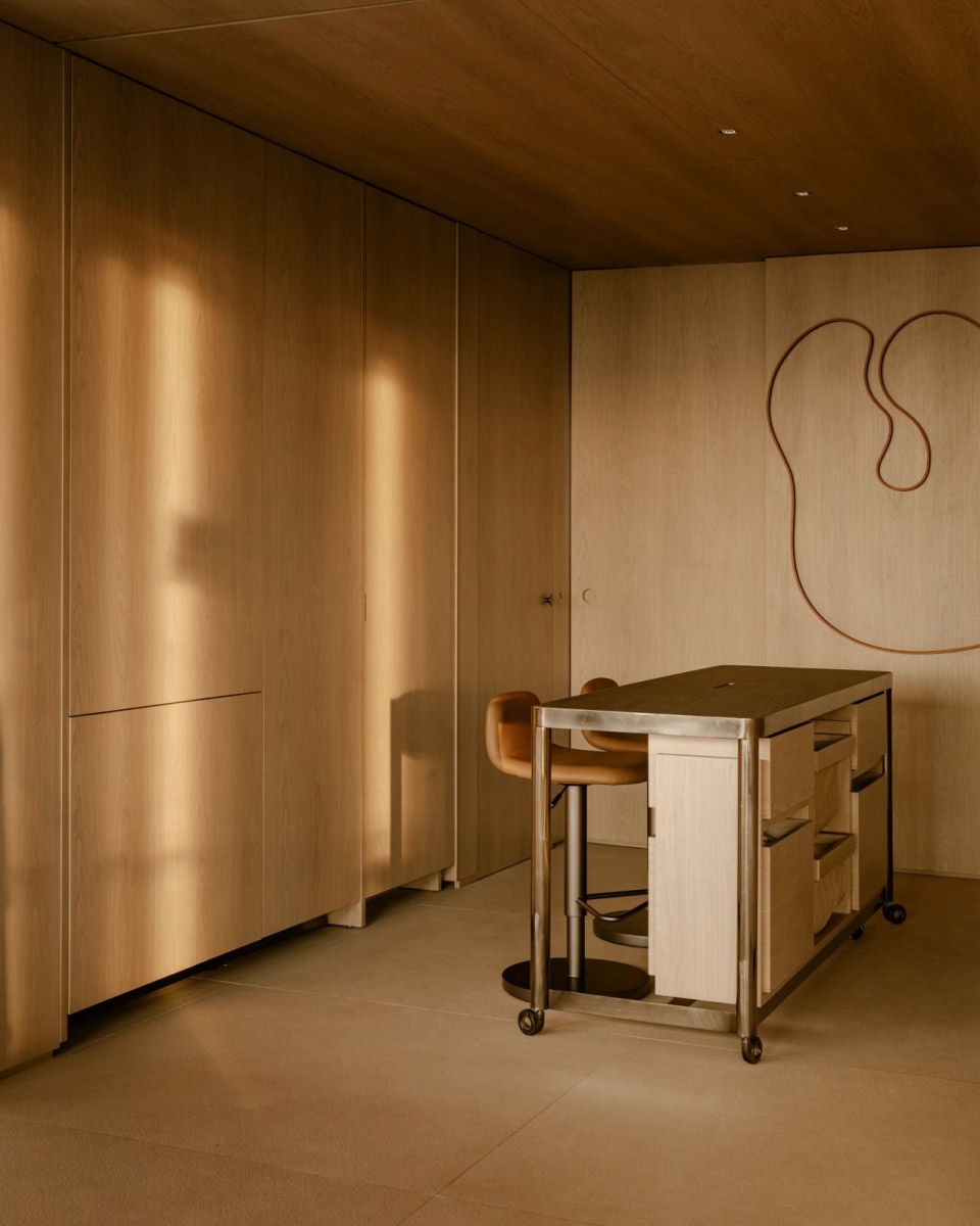 AC Apartment by Studio Arthur Casas 960x1280 lv2