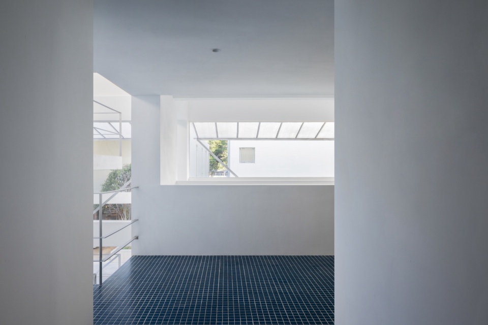 Heyi office by DEPARTURE DESIGN STUDIO