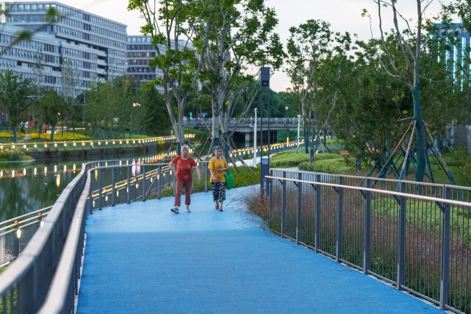 Landscape Enhancement Along Linghu Avenue in Wuxi by MYP INC