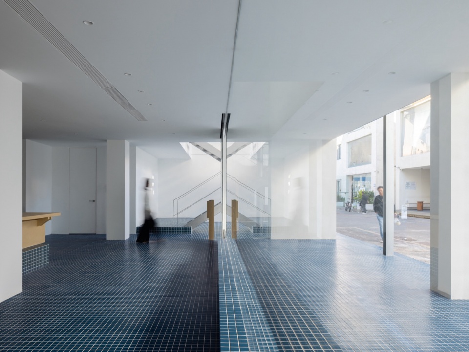 Heyi office by DEPARTURE DESIGN STUDIO