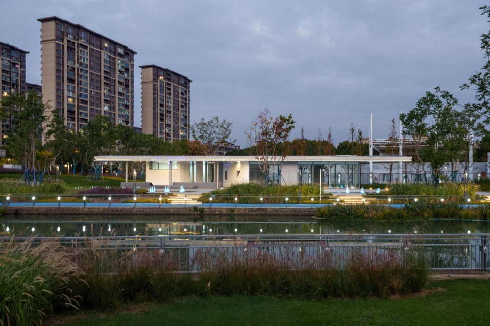 Landscape Enhancement Along Linghu Avenue in Wuxi by MYP INC