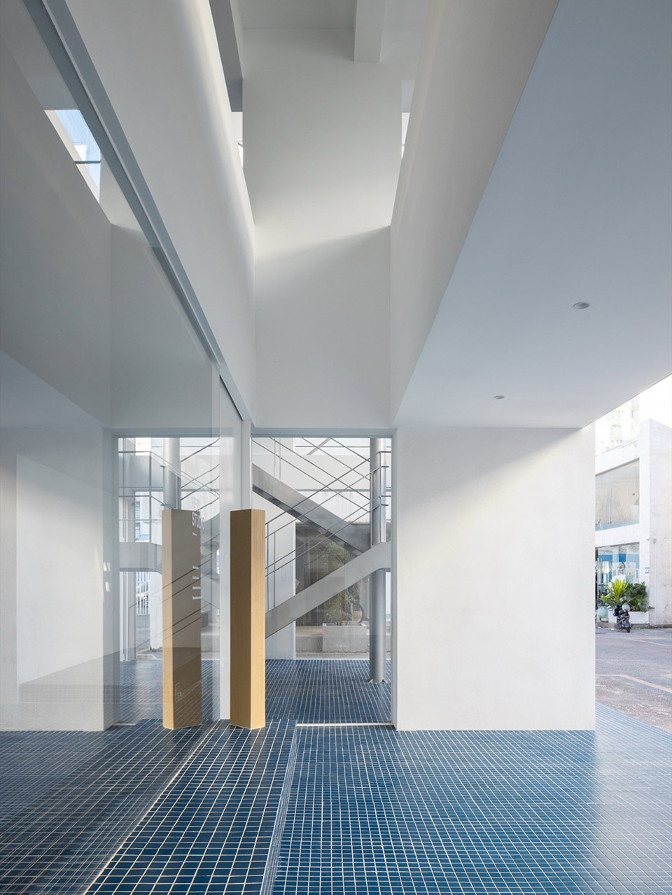 Heyi office by DEPARTURE DESIGN STUDIO