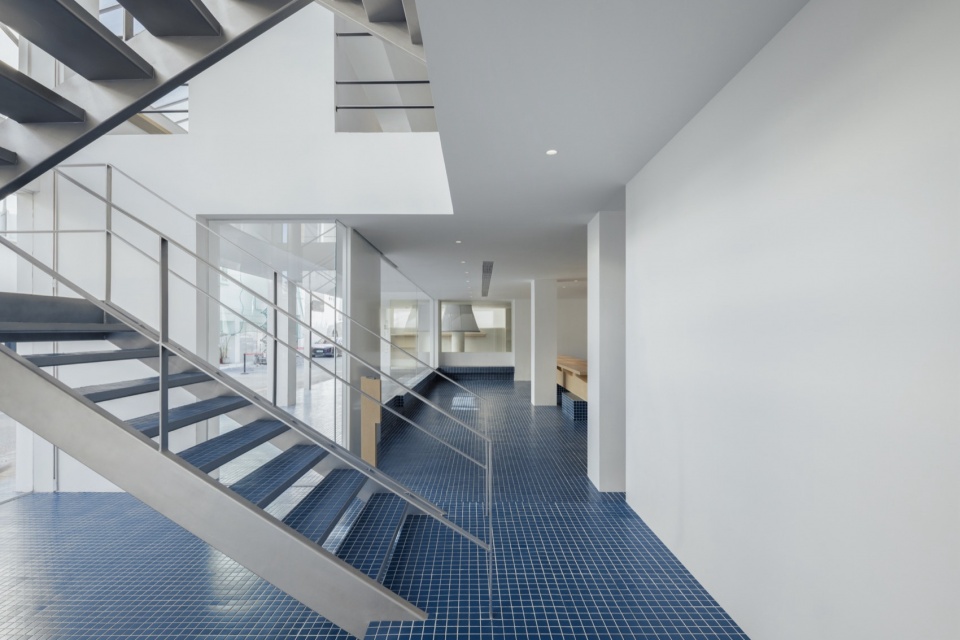 Heyi office by DEPARTURE DESIGN STUDIO