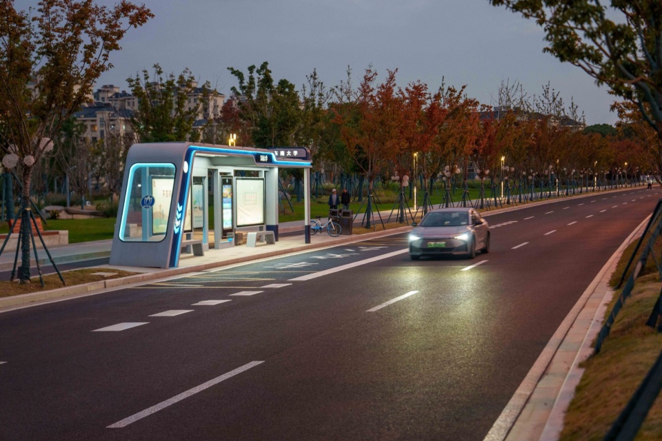 Landscape Enhancement Along Linghu Avenue in Wuxi by MYP INC